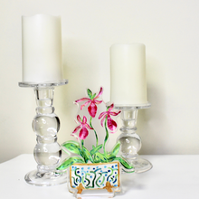 Load image into Gallery viewer, Decorative acrylic art block with ladyslipper flower artwork perfect for shelf styling, desks, or elegant home décor.
Contemporary floral acrylic block featuring a pink ladyslipper orchid illustration with vibrant botanical details.
